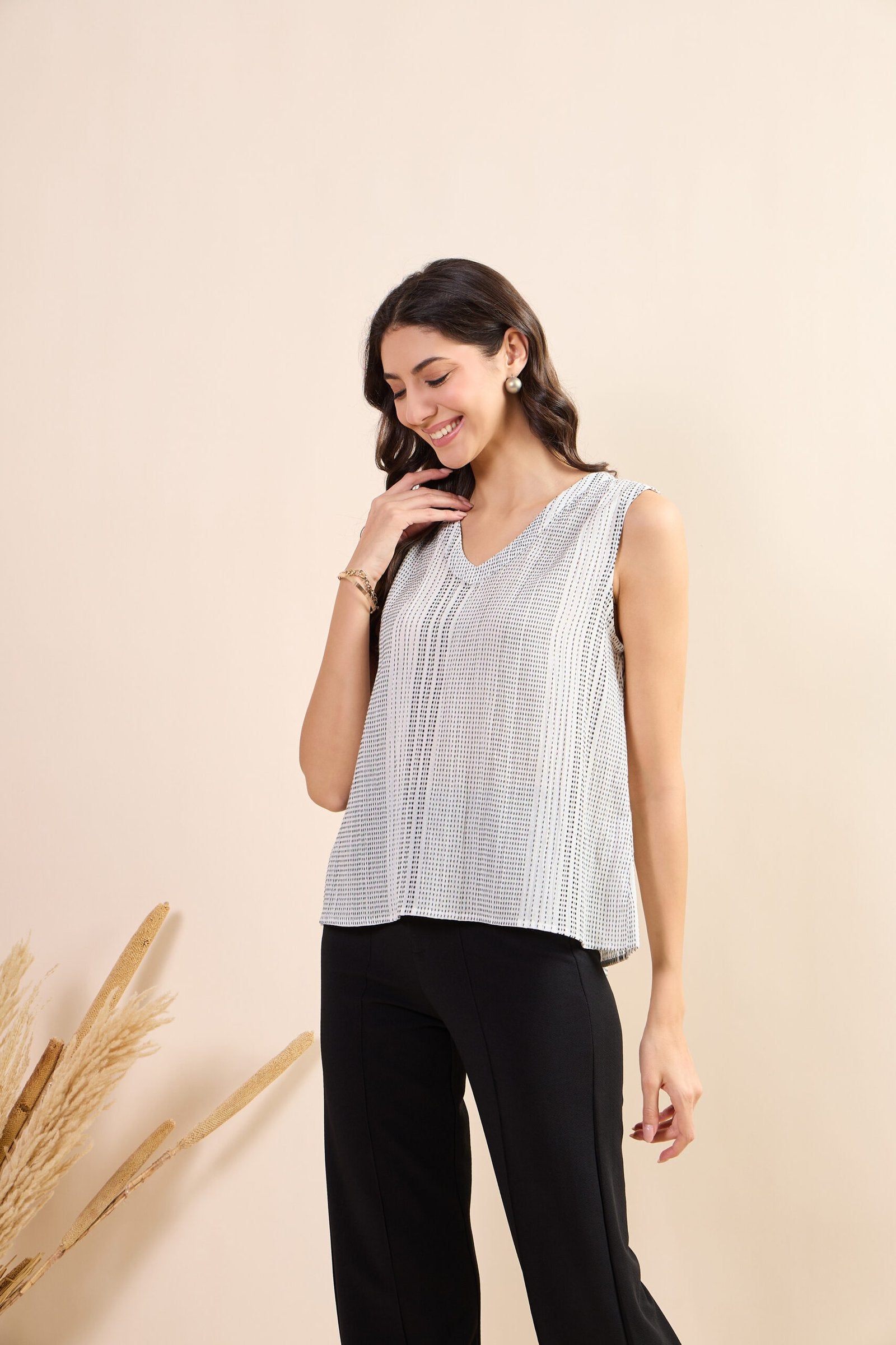 KIARABEL Western Stitch Charm Sleeveless Top image 4