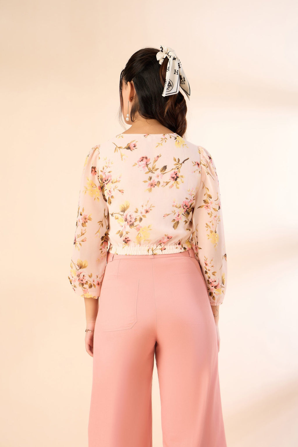 KIARABEL Floral Print Puff Sleeve Crop Top, V-Neck, Baby Pink image 1
