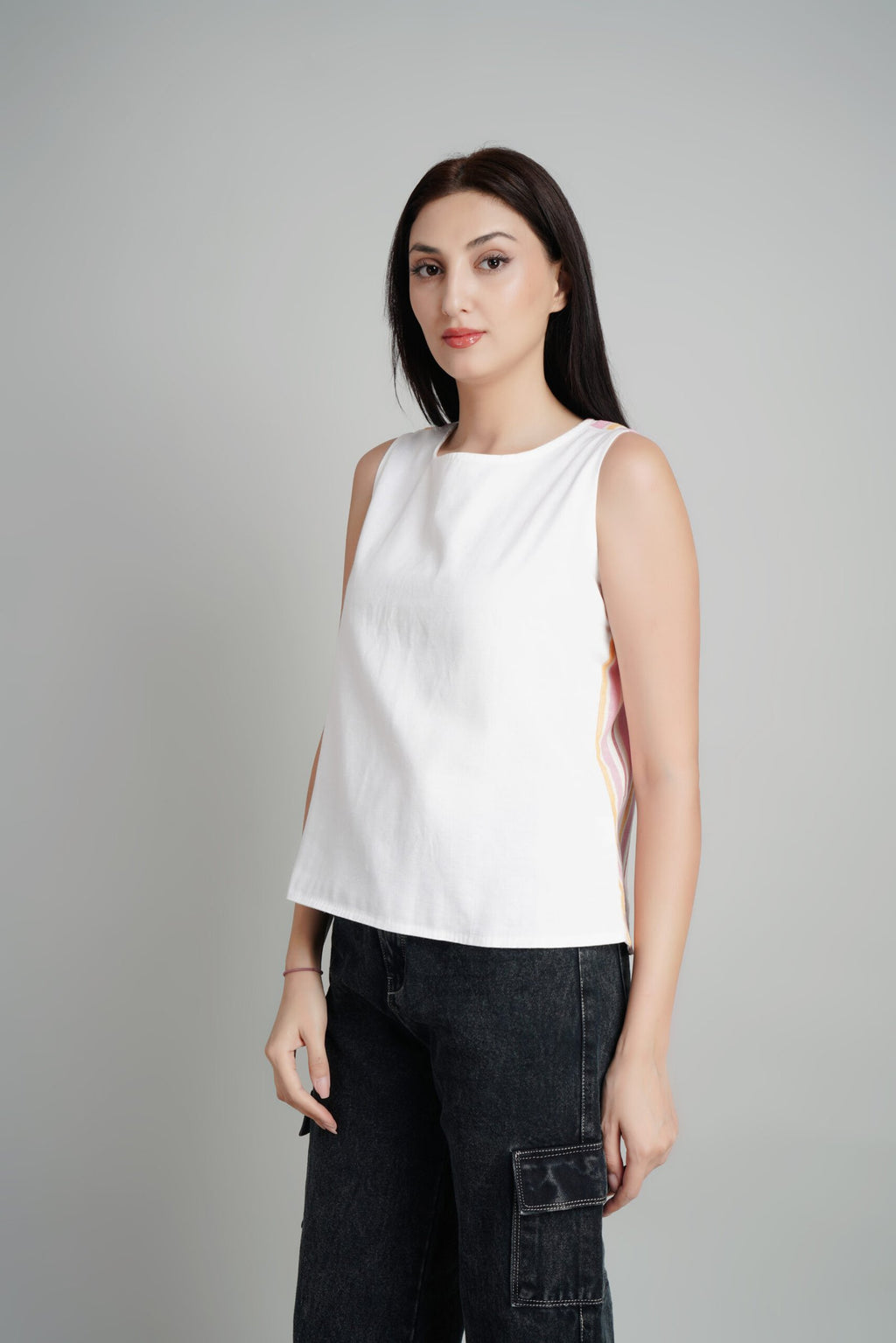 KIARABEL Stylish White Top image 2
